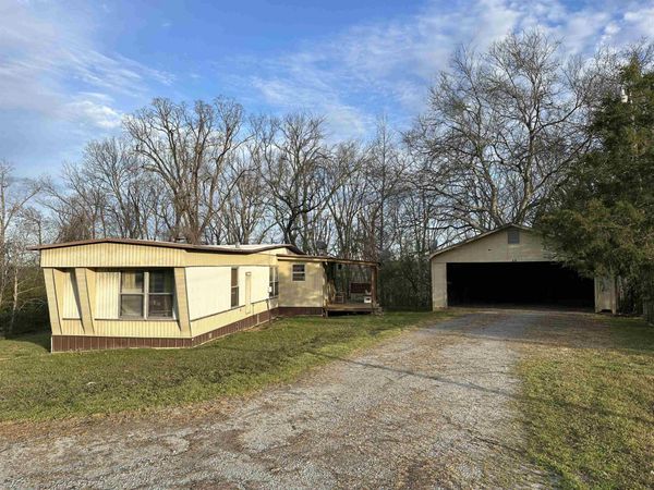 65 COOKSEY LN, Michie, TN 38357