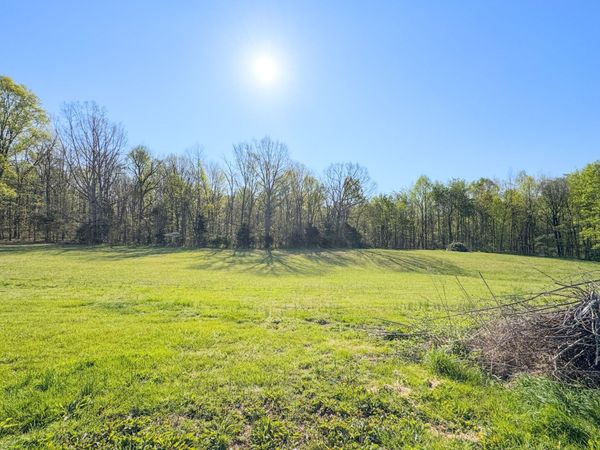 2634 Pleasant Grove Rd , Westmoreland, TN 37186