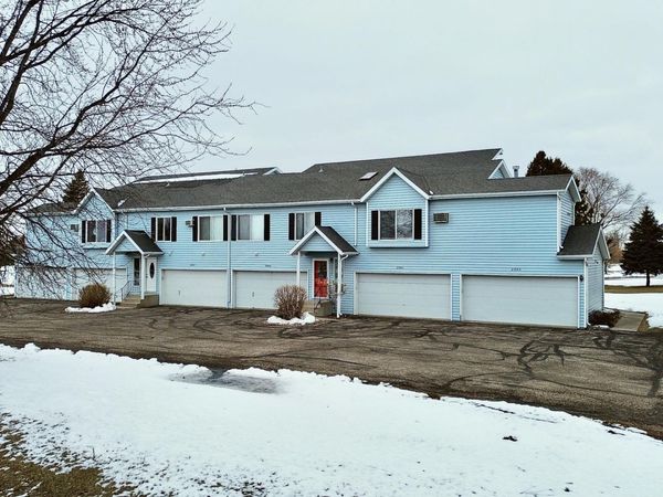 2901 32nd Street S, Moorhead, MN 56560