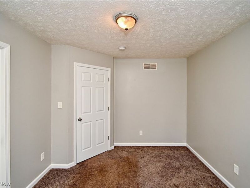 1240 W Waterloo Road , Akron, OH 44314 Photo 11