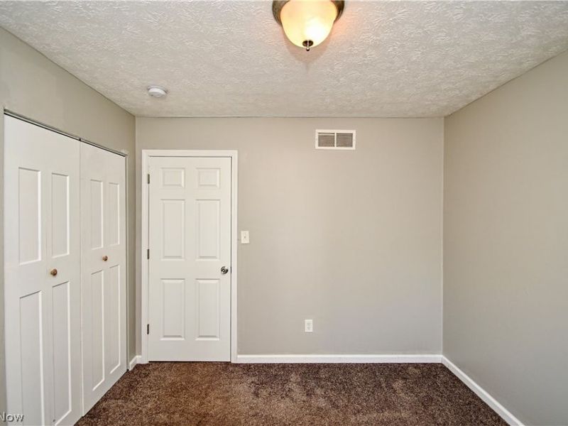 1240 W Waterloo Road , Akron, OH 44314 Photo 12