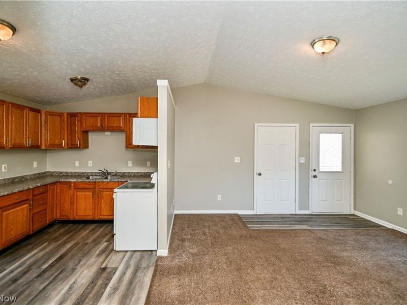 1240 W Waterloo Road , Akron, OH 44314 Photo 2