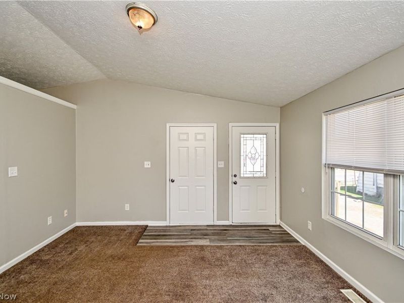 1240 W Waterloo Road , Akron, OH 44314 Photo 4