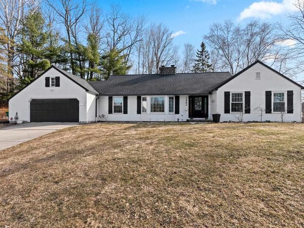 2482 MORNING STAR COURT, Green Bay, WI 54302