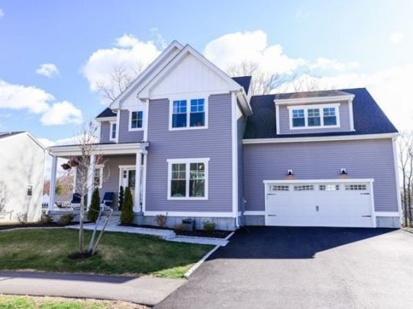 31 Lilac Ave, Bellingham, MA 02019