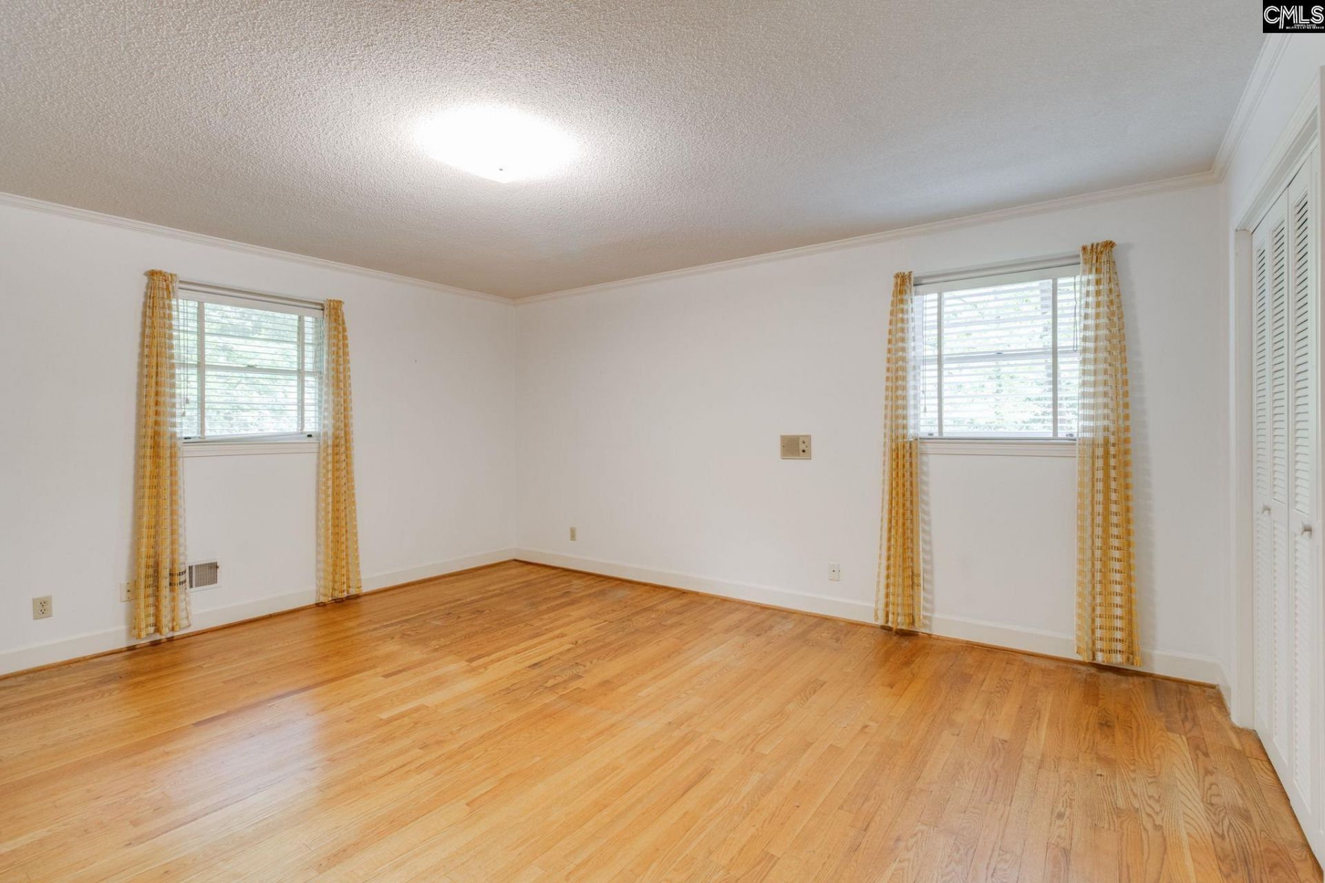 2119 East Lane Photo 17