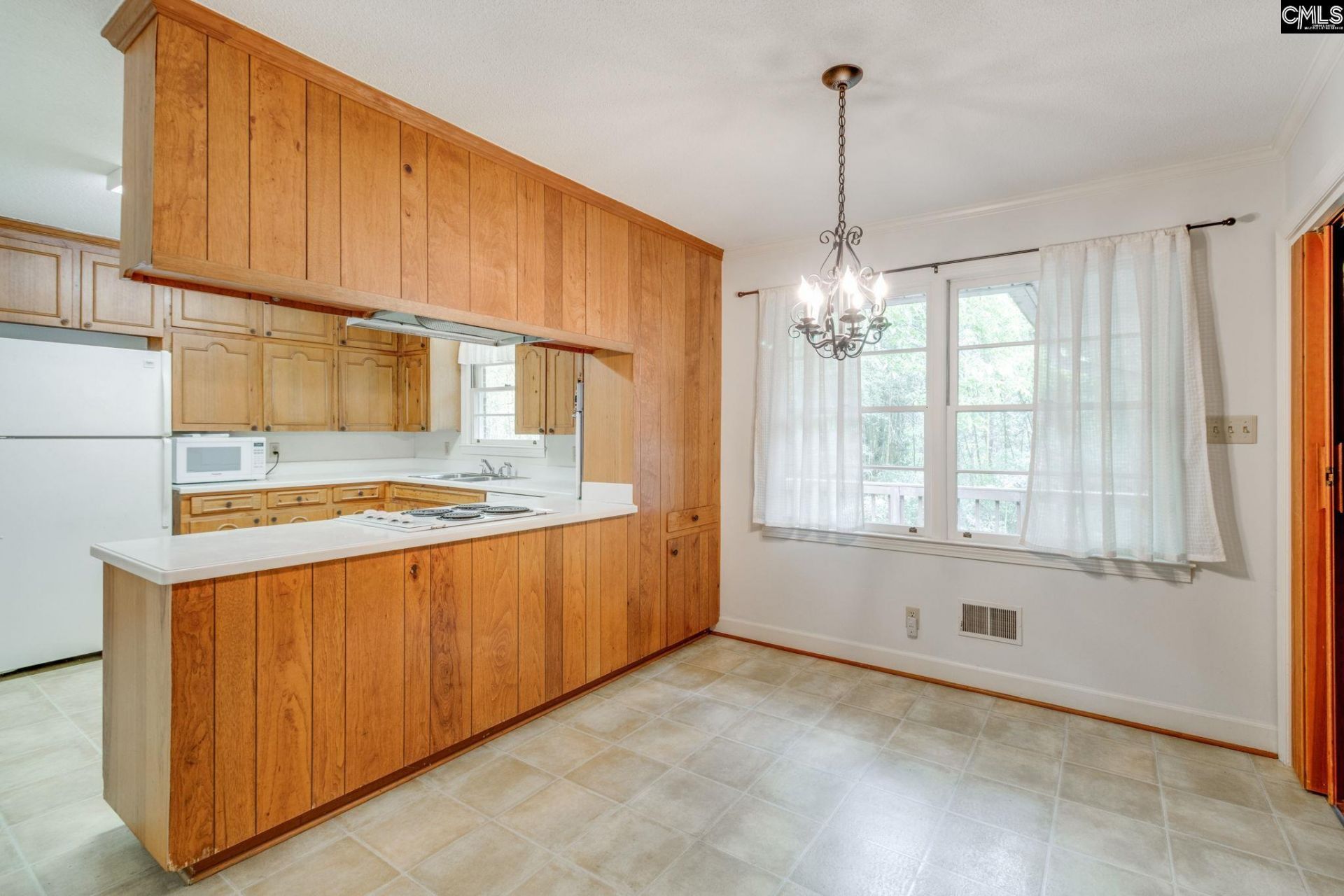 2119 East Lane Photo 9