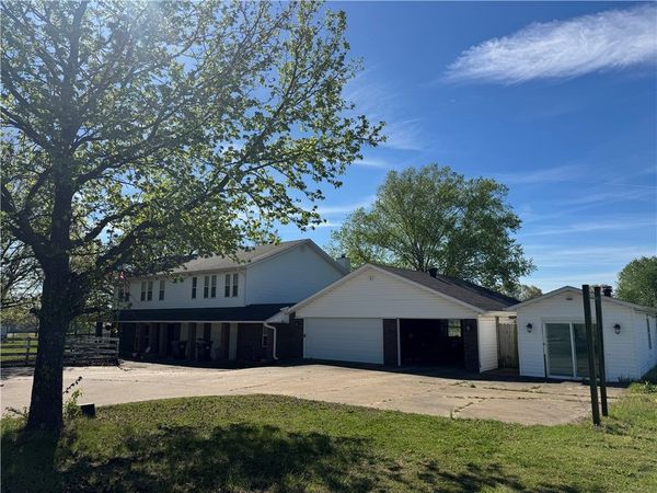 1035 Hatcher Road , Springdale, AR 72764