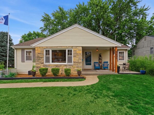 6635 Sunset Terrace, Windsor Heights, IA 50324