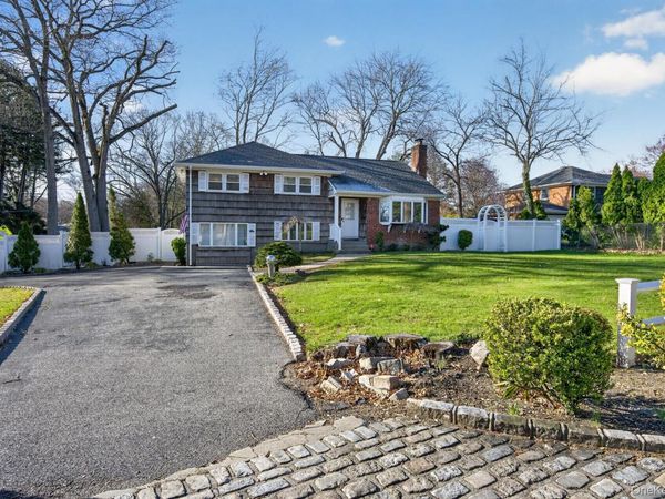 304 Maplewood Road , Huntington Station, NY 11746