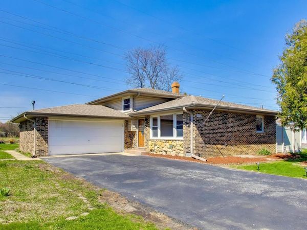 10864 Liberty Grove Drive, Willow Springs, IL 60480