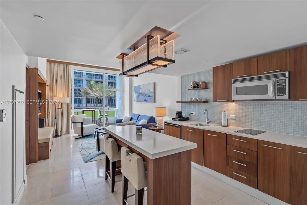 6801 Collins Ave , Unit 214, Miami Beach, FL 33141 Photo