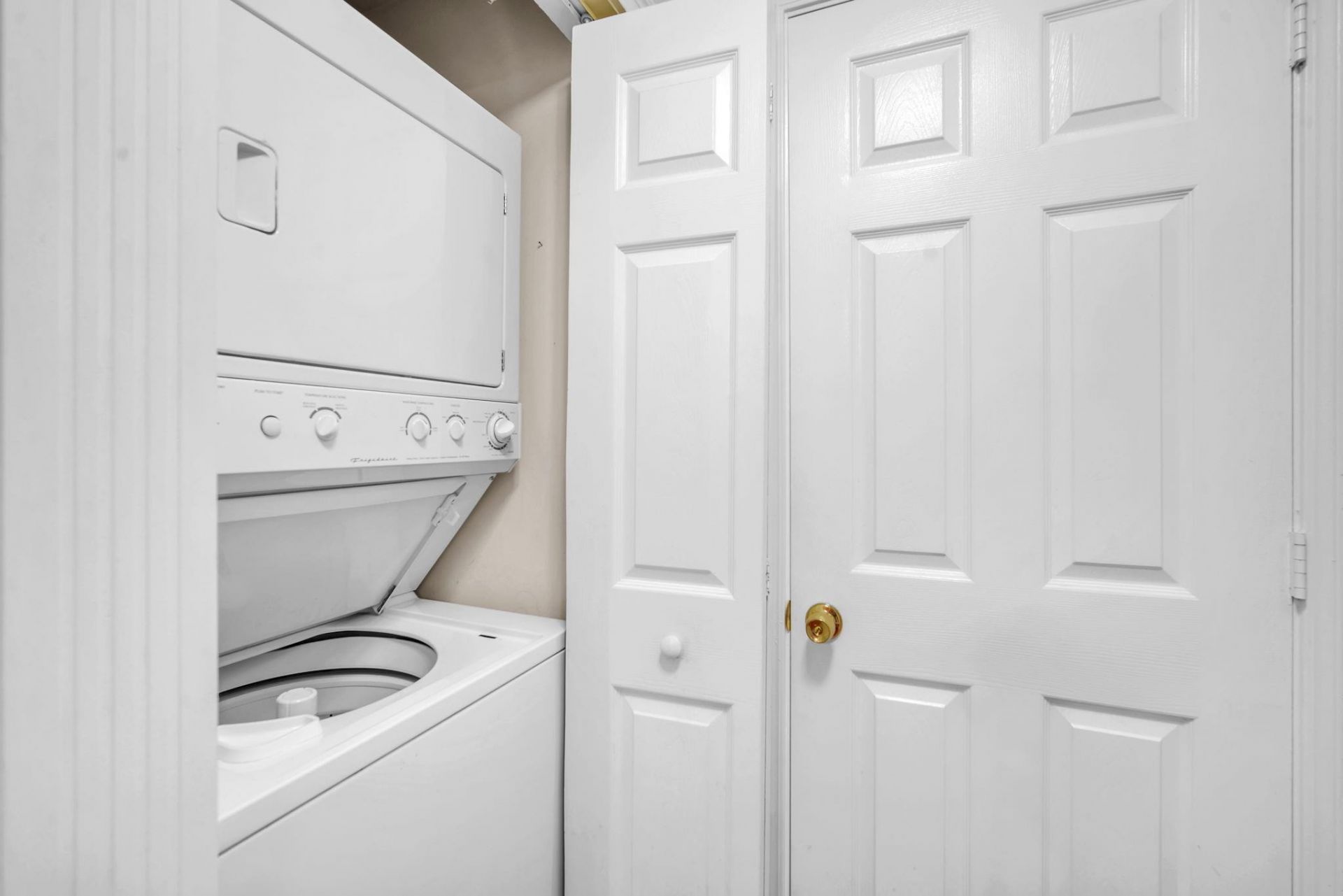 630 S Sapodilla Avenue, Unit 407, West Palm Beach, FL 33401 Photo