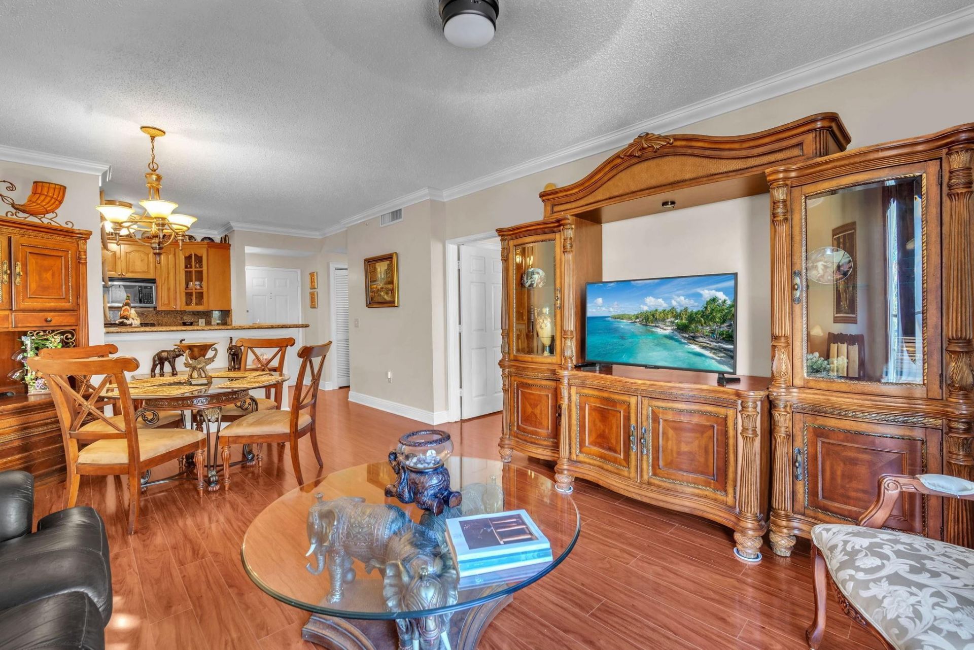 630 S Sapodilla Avenue, Unit 407, West Palm Beach, FL 33401 Photo