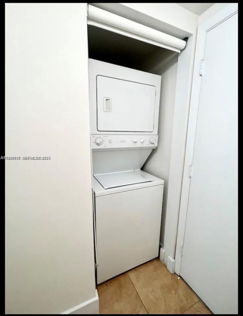 41 SE 5th St, Unit 414, Miami, FL 33131 Photo