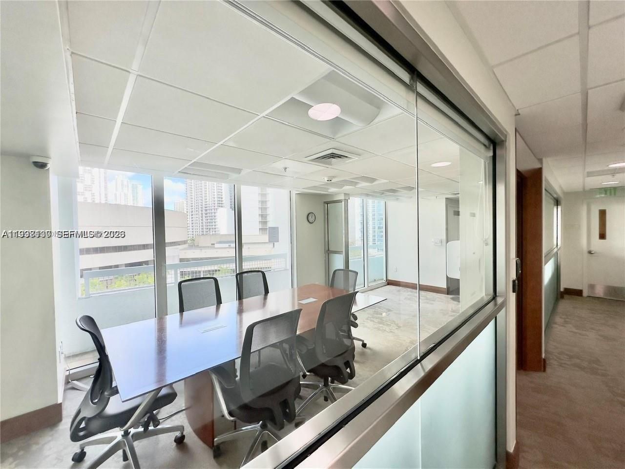 41 SE 5th St, Unit 414, Miami, FL 33131 Photo