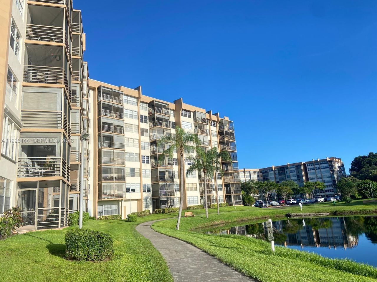 1200 Saint Charles Pl, Unit 321, Pembroke Pines, FL 33026 Photo