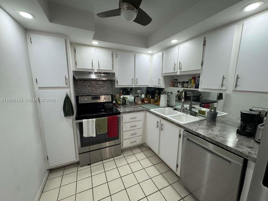 1200 Saint Charles Pl, Unit 321, Pembroke Pines, FL 33026 Photo