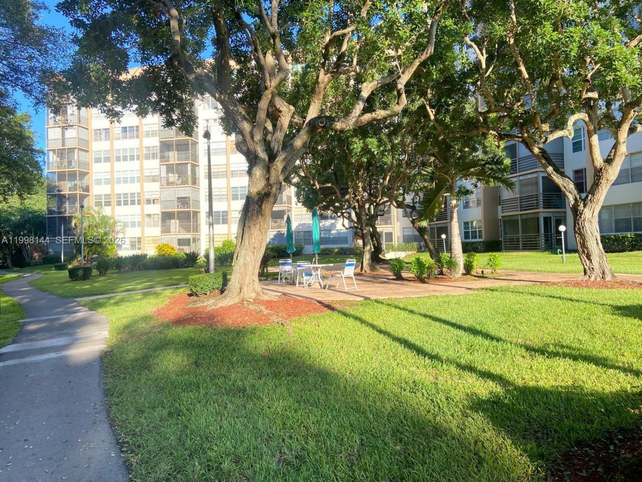 1200 Saint Charles Pl, Unit 321, Pembroke Pines, FL 33026 Photo