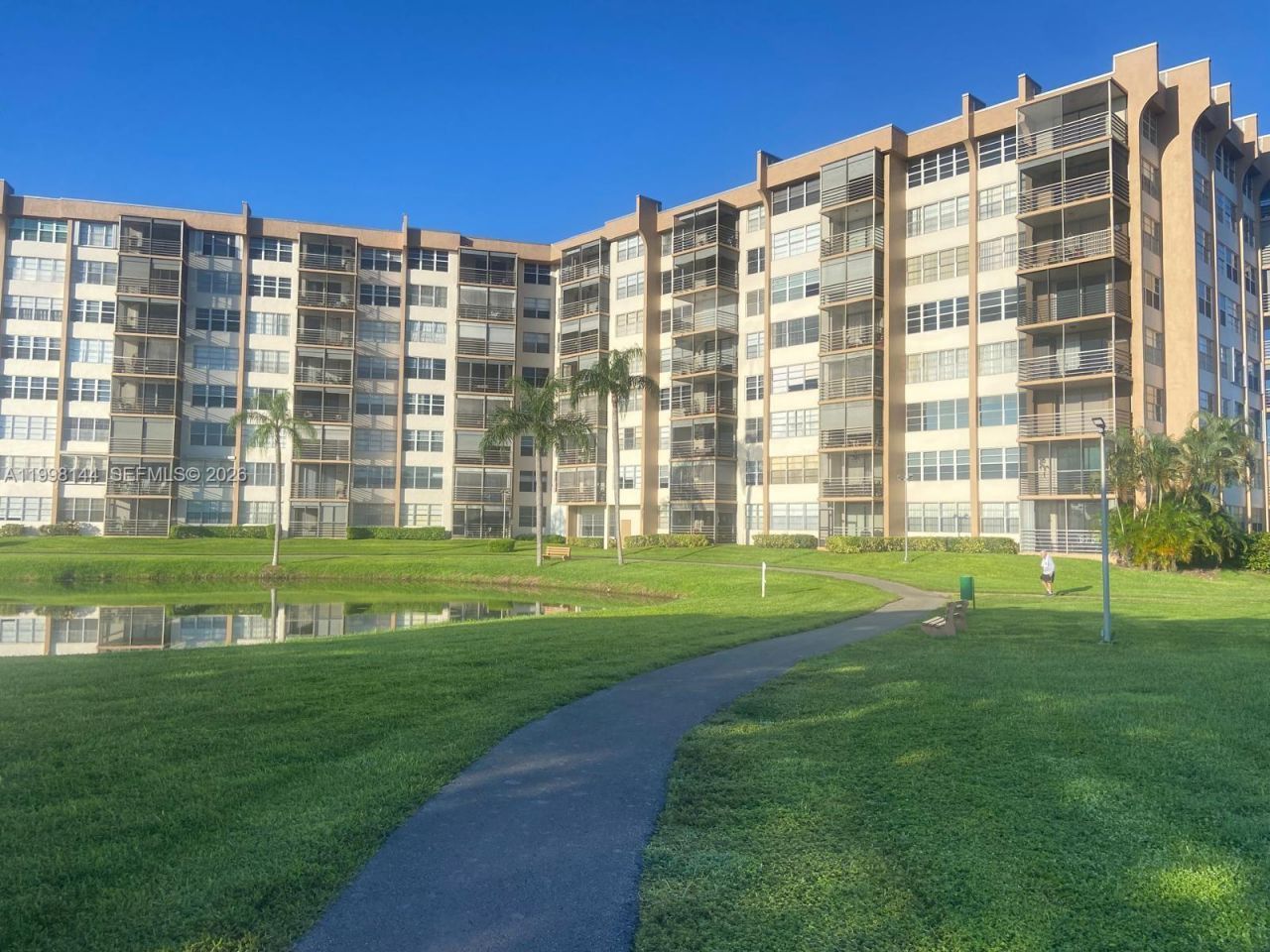 1200 Saint Charles Pl, Unit 321, Pembroke Pines, FL 33026 Photo