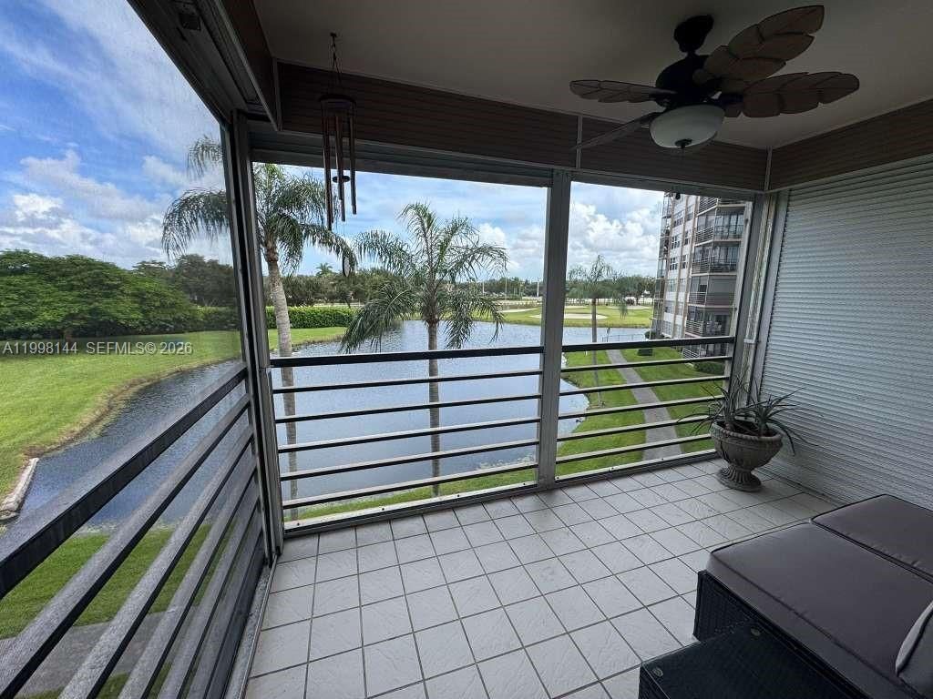 1200 Saint Charles Pl, Unit 321, Pembroke Pines, FL 33026 Photo