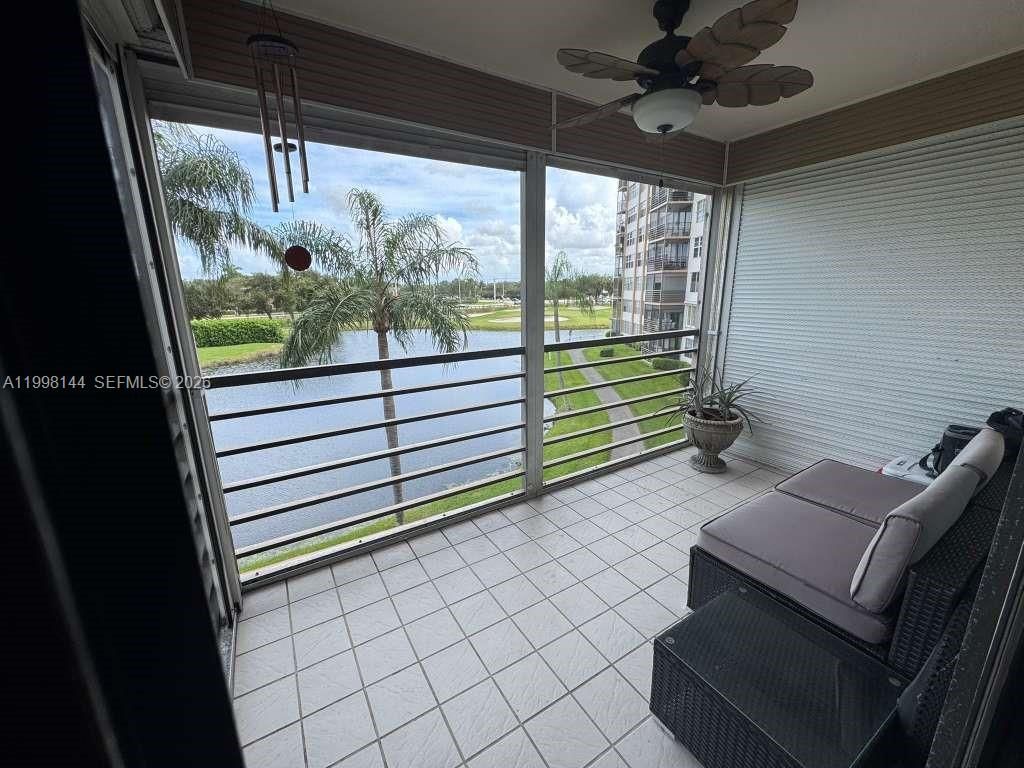 1200 Saint Charles Pl, Unit 321, Pembroke Pines, FL 33026 Photo