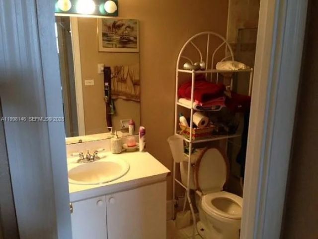 666 W 81st St, Unit 124, Hialeah, FL 33014 Photo