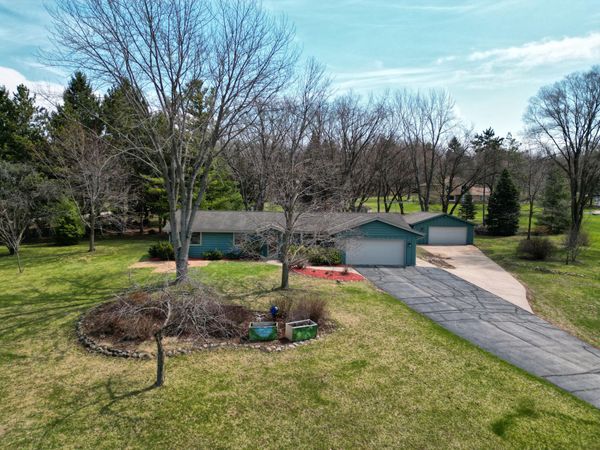 W254S6440 McGregor Ct, Vernon, WI 53189