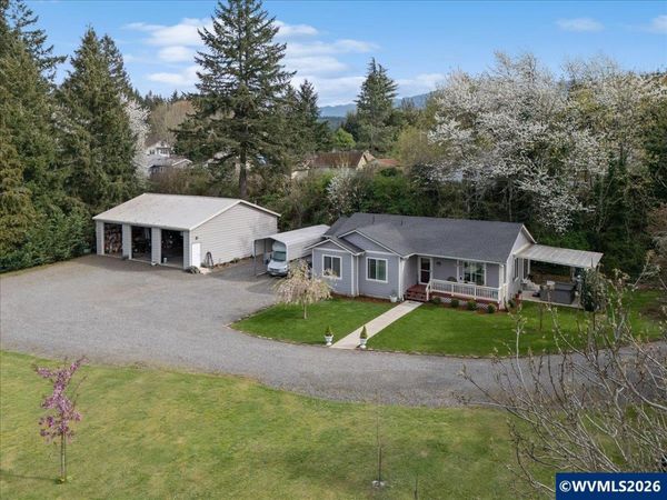 622 SE 4th Av, Mill City, OR 97360