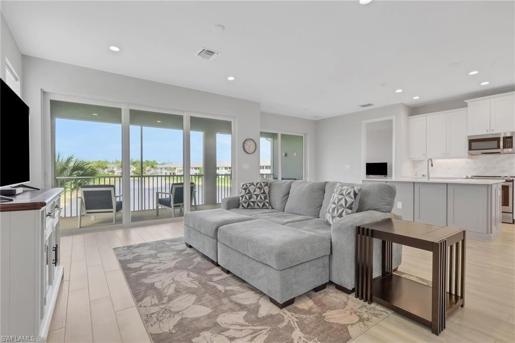 2633 Seychelles Cir, Unit 2305, Naples, FL 34112 Photo