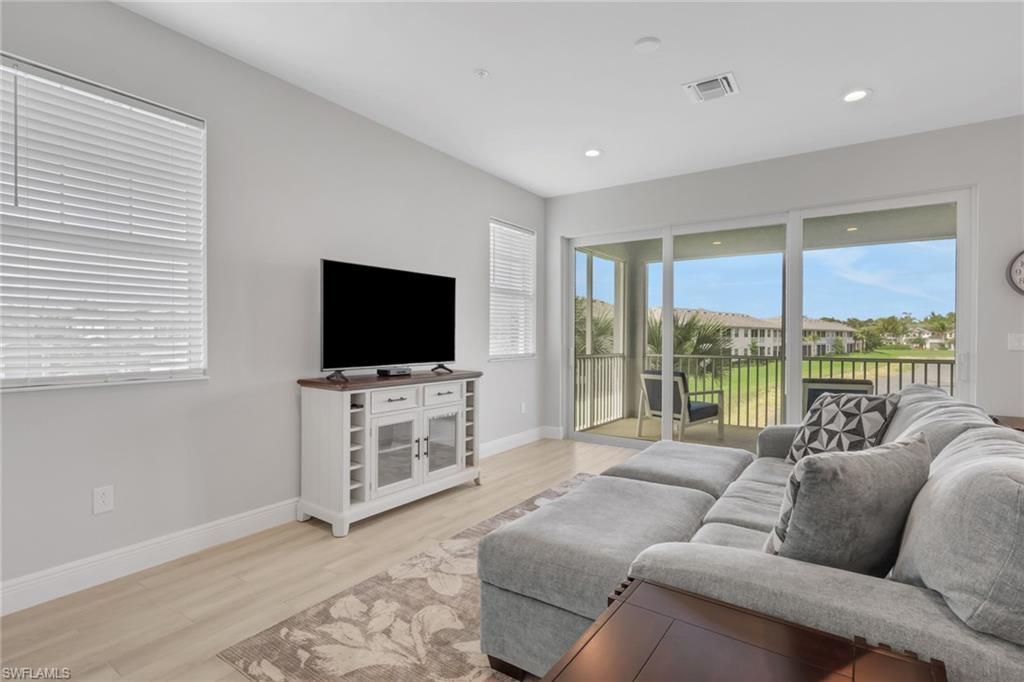 2633 Seychelles Cir, Unit 2305, Naples, FL 34112 Photo