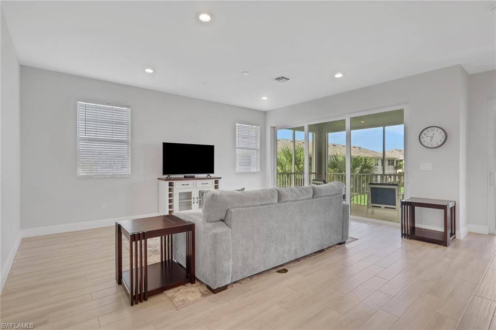 2633 Seychelles Cir, Unit 2305, Naples, FL 34112 Photo