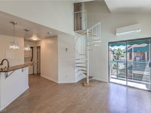 460 Elm Drive, Unit 204, Las Vegas, NV 89169