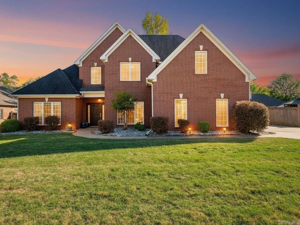 6520 W Caribbean Drive, Benton, AR 72019