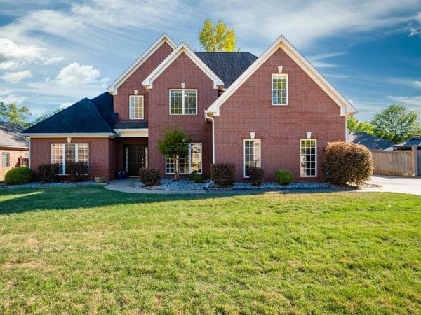 6520 W Caribbean Drive, Benton, AR 72019