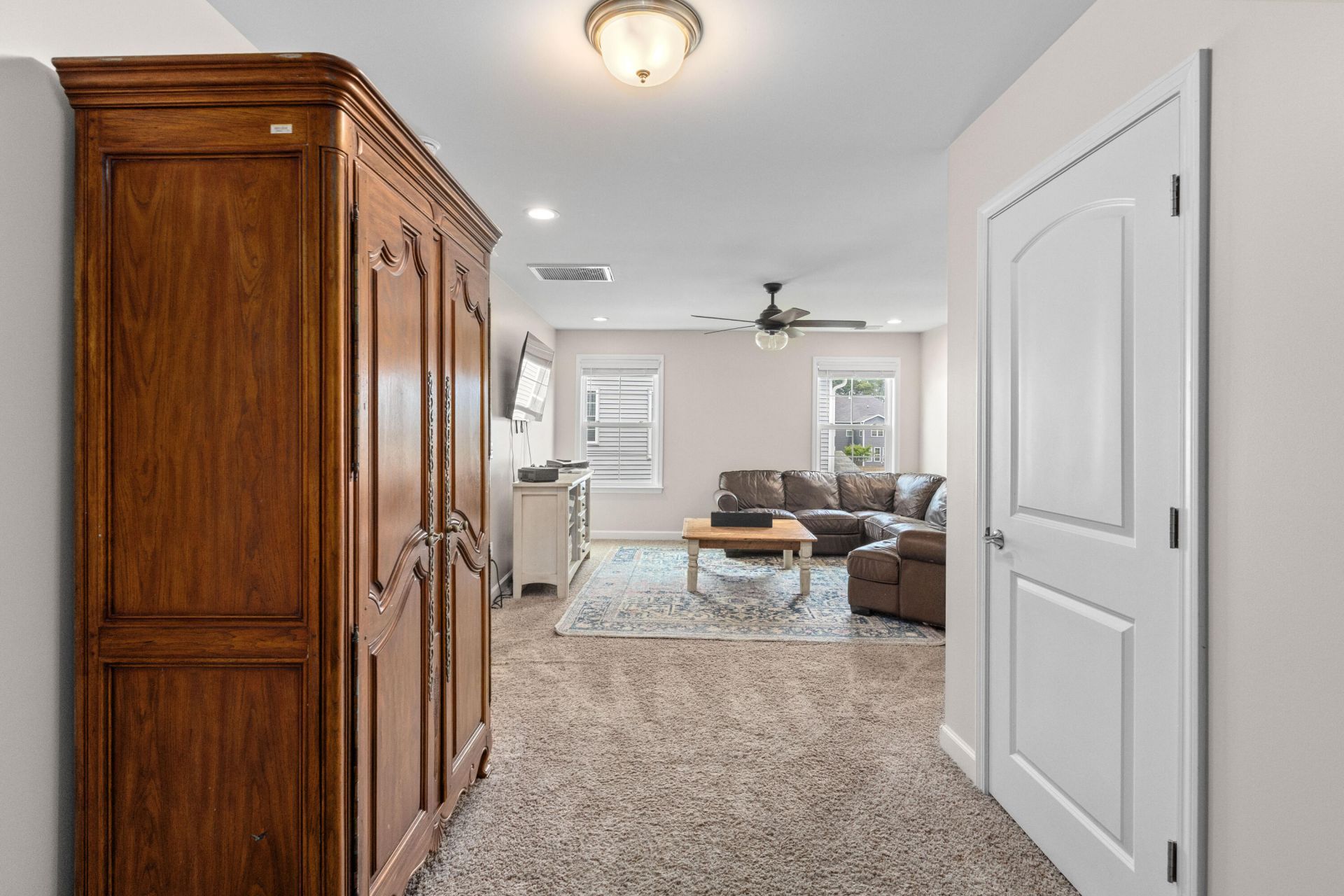 114 Rouen Lane Photo 31