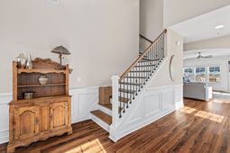114 Rouen Lane photo 4