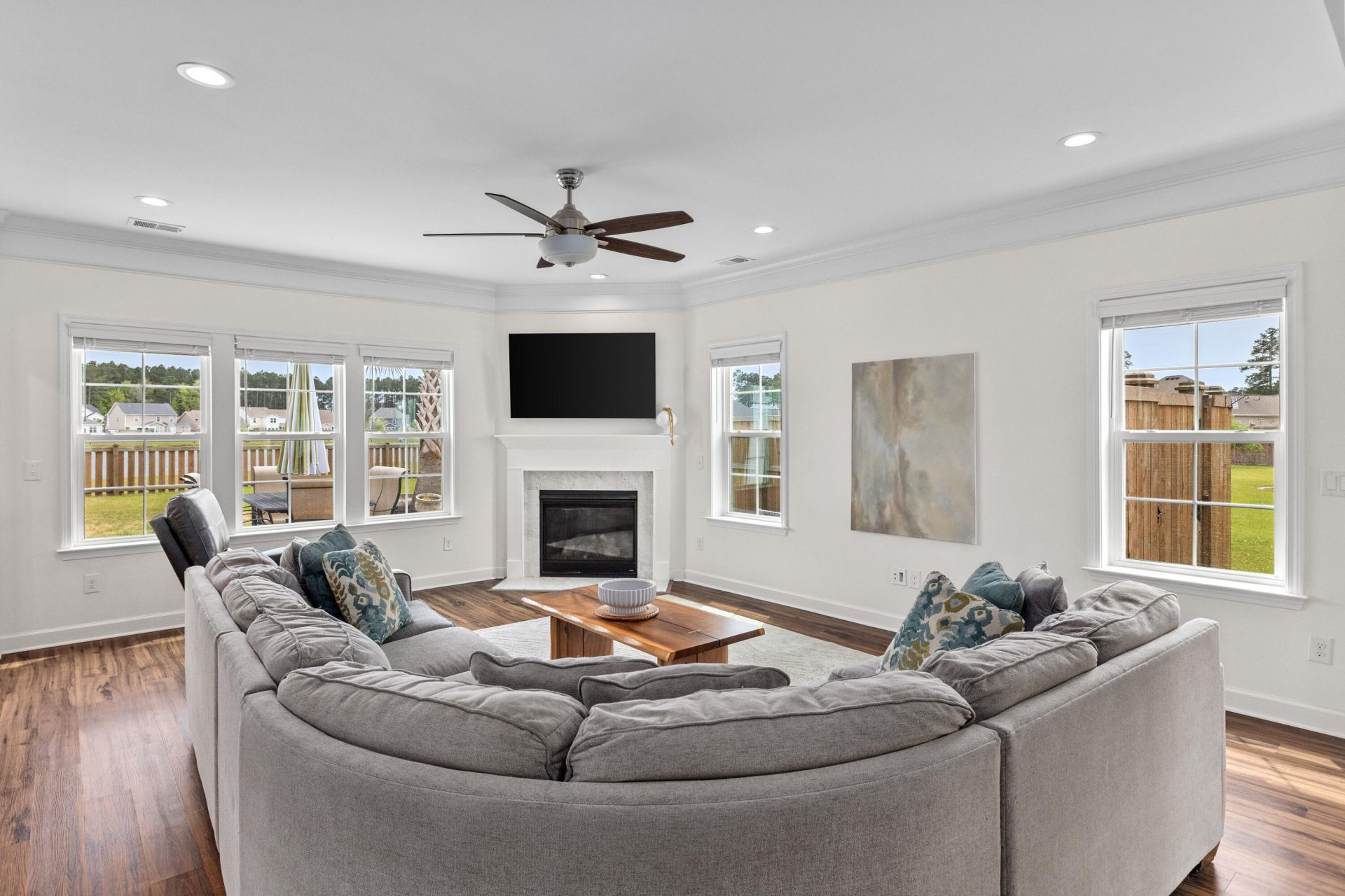 114 Rouen Lane Photo 8