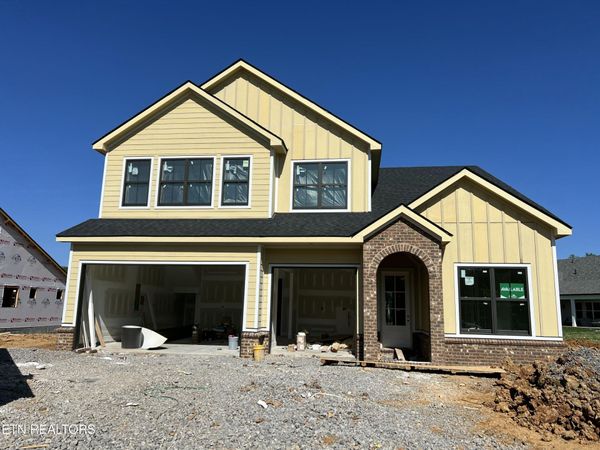 185 Sesame St, Lenoir City, TN 37772