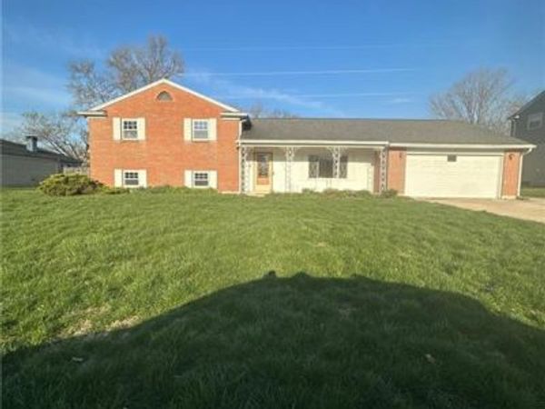 6121 Freeport Drive, Clayton, OH 45415