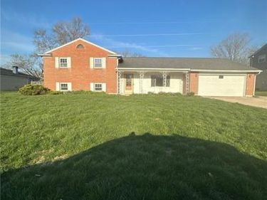 6121 Freeport Drive, Clayton, OH 45415