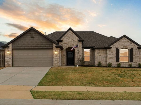 701 Tiger Eye Avenue , Lowell, AR 72745