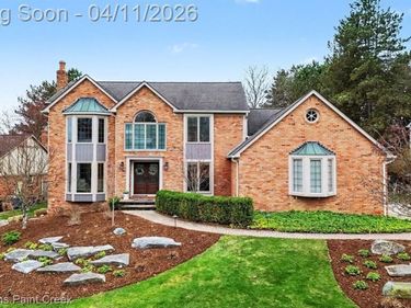 2555 Lambeth Park, Rochester Hills, MI 48306