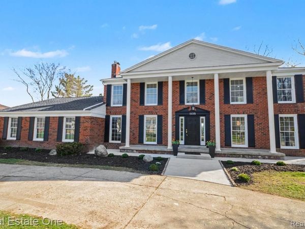 1135 Hickory Hill Drive, Rochester Hills, MI 48309