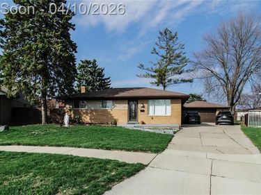 32792 Ridgefield Avenue, Warren, MI 48088