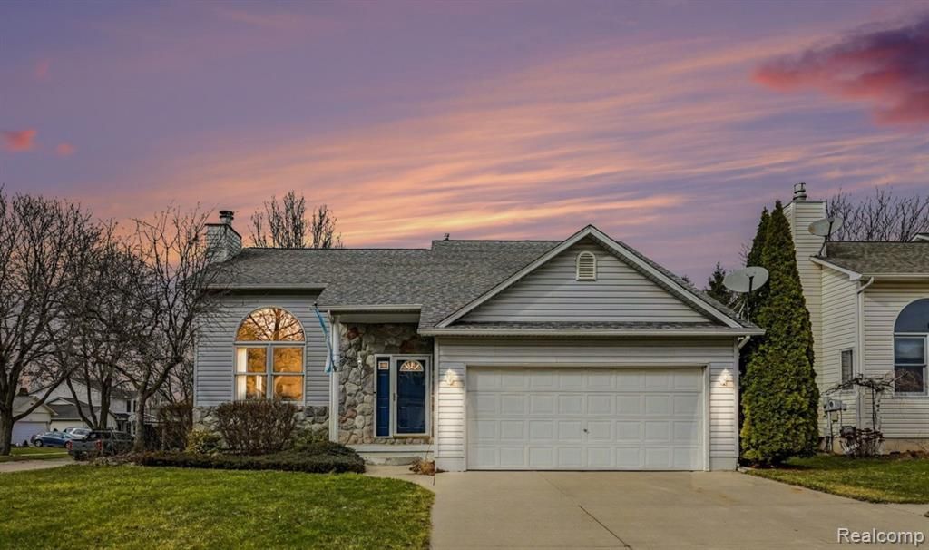 761 Peppermill Circle, Lapeer, MI 48446 Main Photo