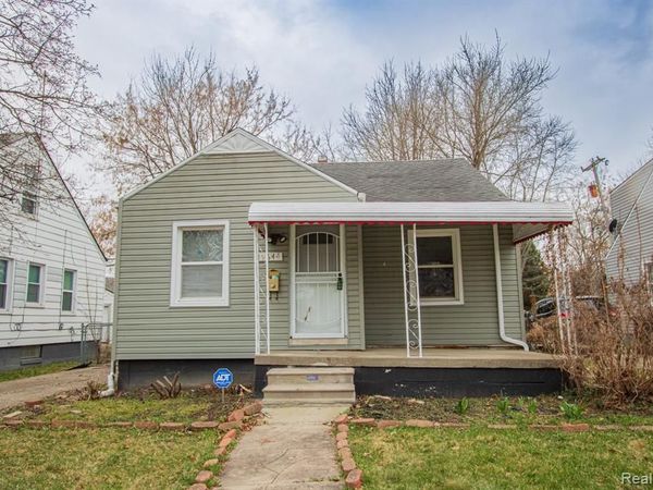 19644 Kenosha Street, Harper Woods, MI 48225