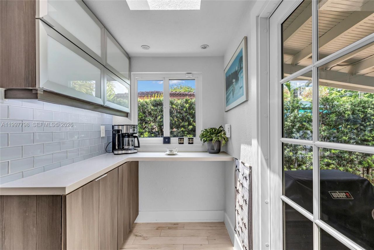 4371 SW 13th Ter, Miami, FL 33134 Photo