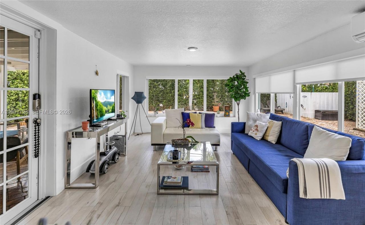 4371 SW 13th Ter, Miami, FL 33134 Photo