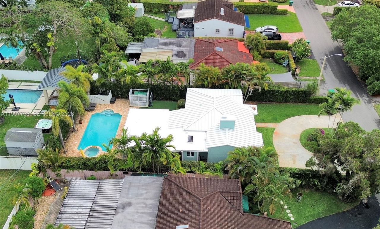 4371 SW 13th Ter, Miami, FL 33134 Photo